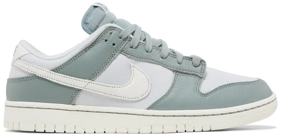 Nike Dunk Low Retro PRM