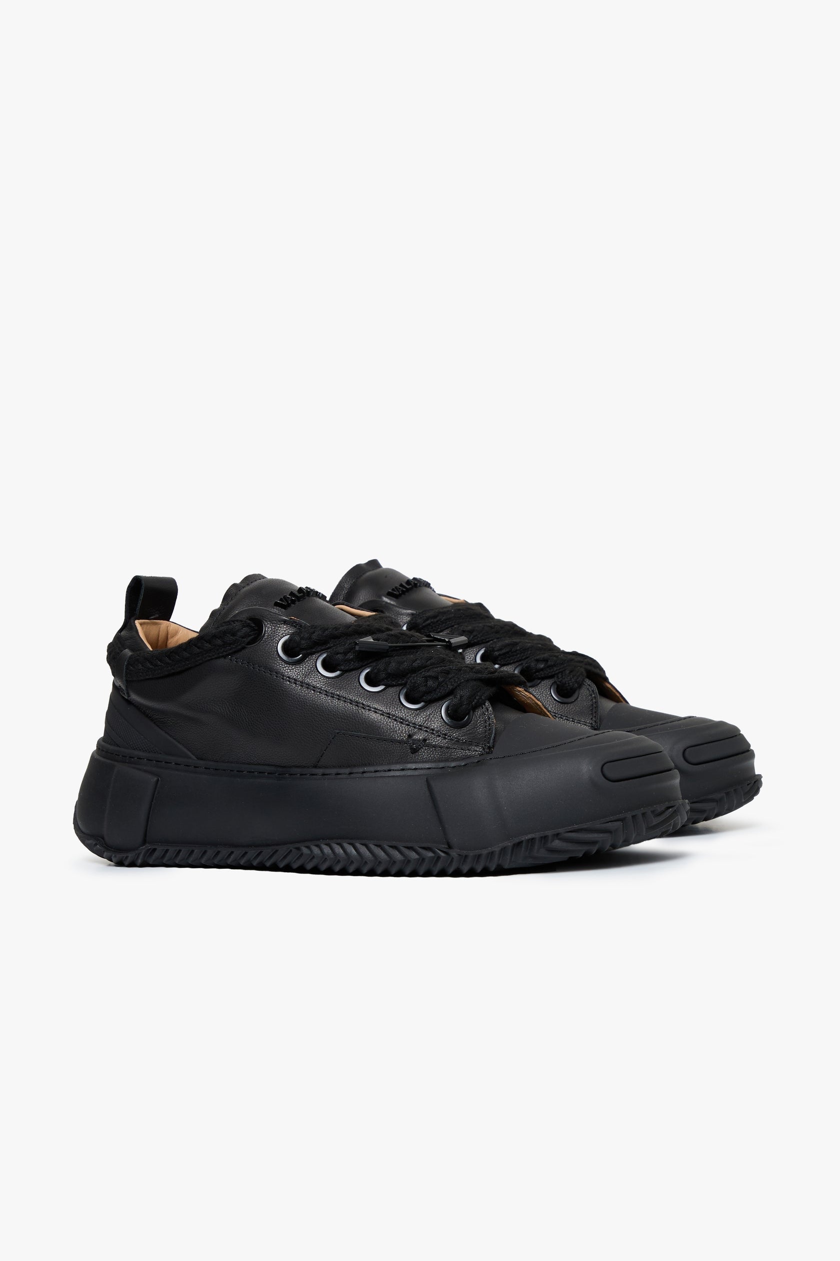 Valabasas "Vision" Leather Low Top Black