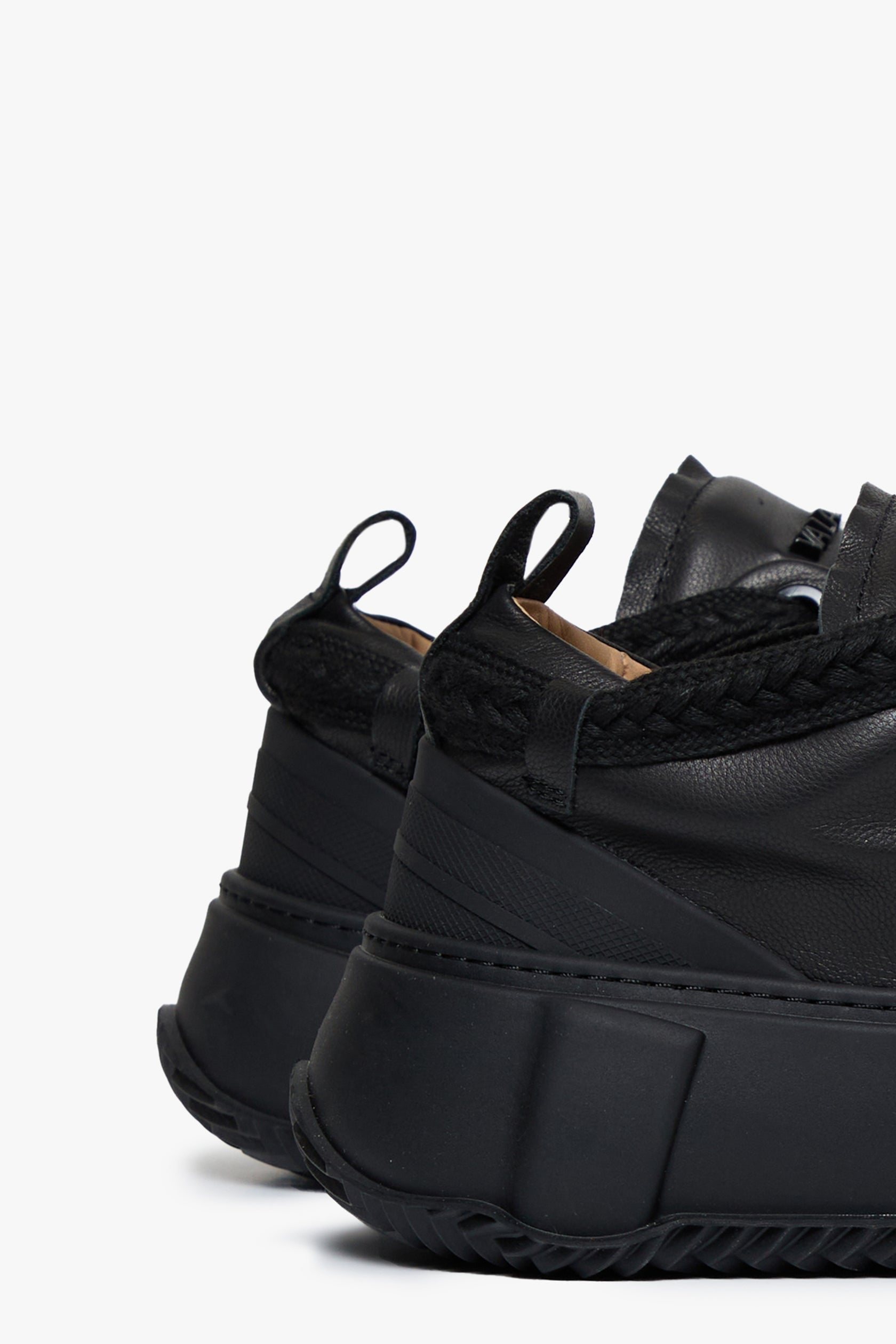 Valabasas "Vision" Leather Low Top Black