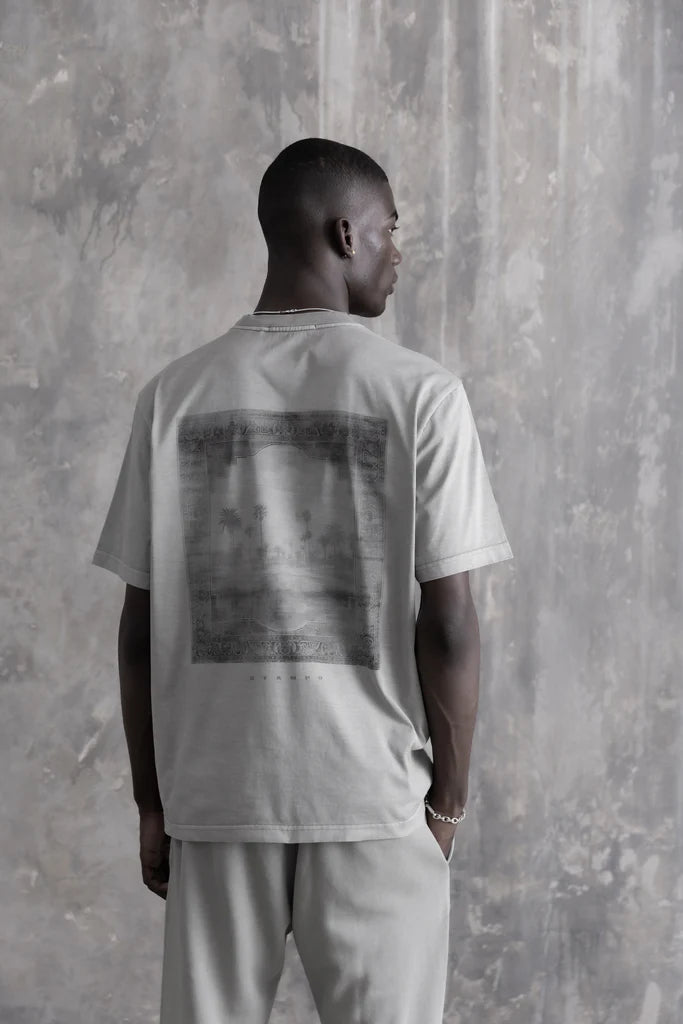 STAMPD "PALM RUG PRINT" RELAXED TEE SMOKE