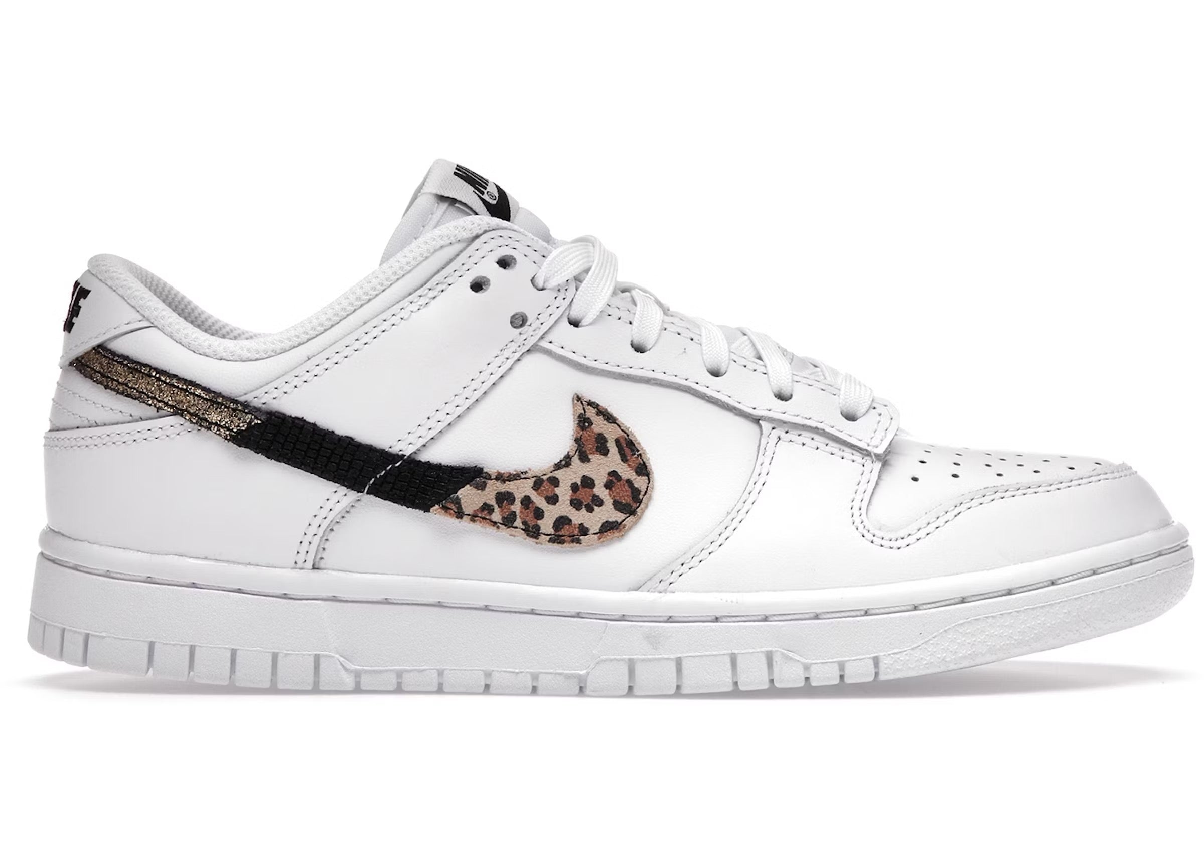 W NIKE DUNK LOW SE WHITE/BULTI-COLOR-WHITE SIZE 9.5W