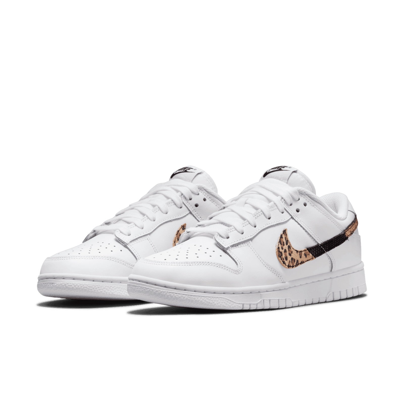 W NIKE DUNK LOW SE WHITE/BULTI-COLOR-WHITE SIZE 9.5W