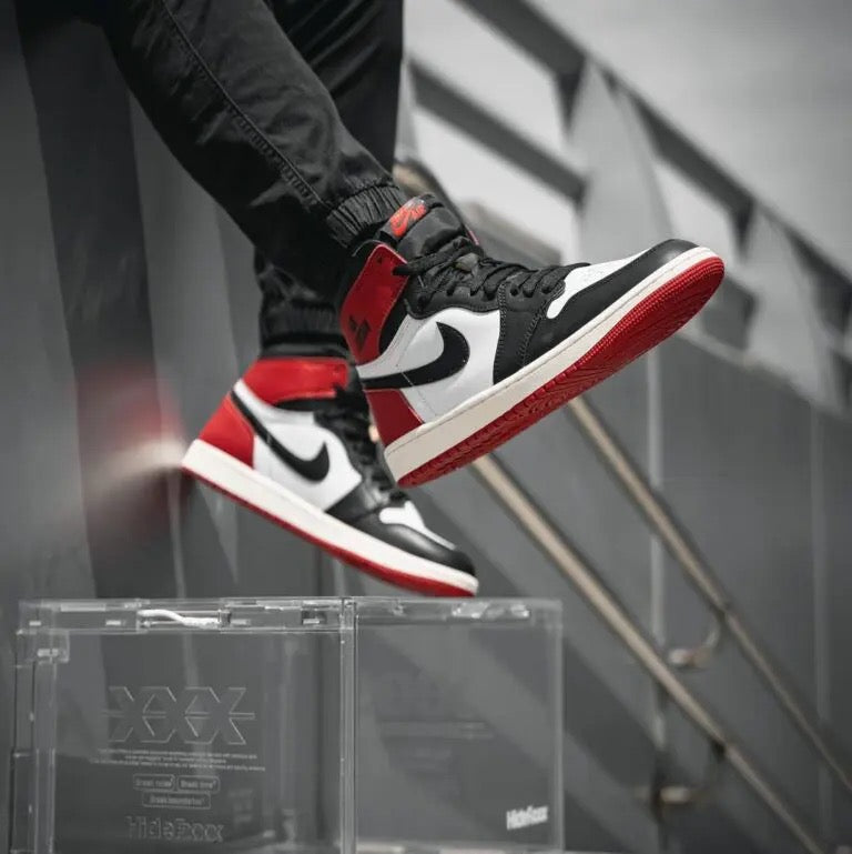 Air Jordan 1 Retro High OG Black Toe
