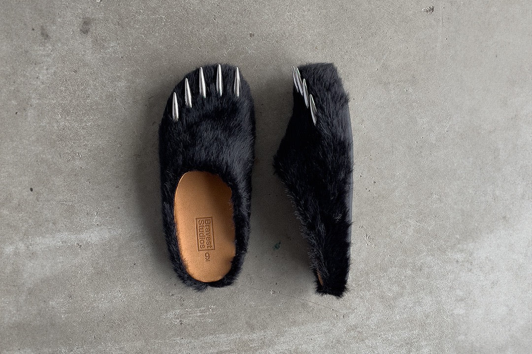 Bravest Studios "Bear Claw Mule" Black