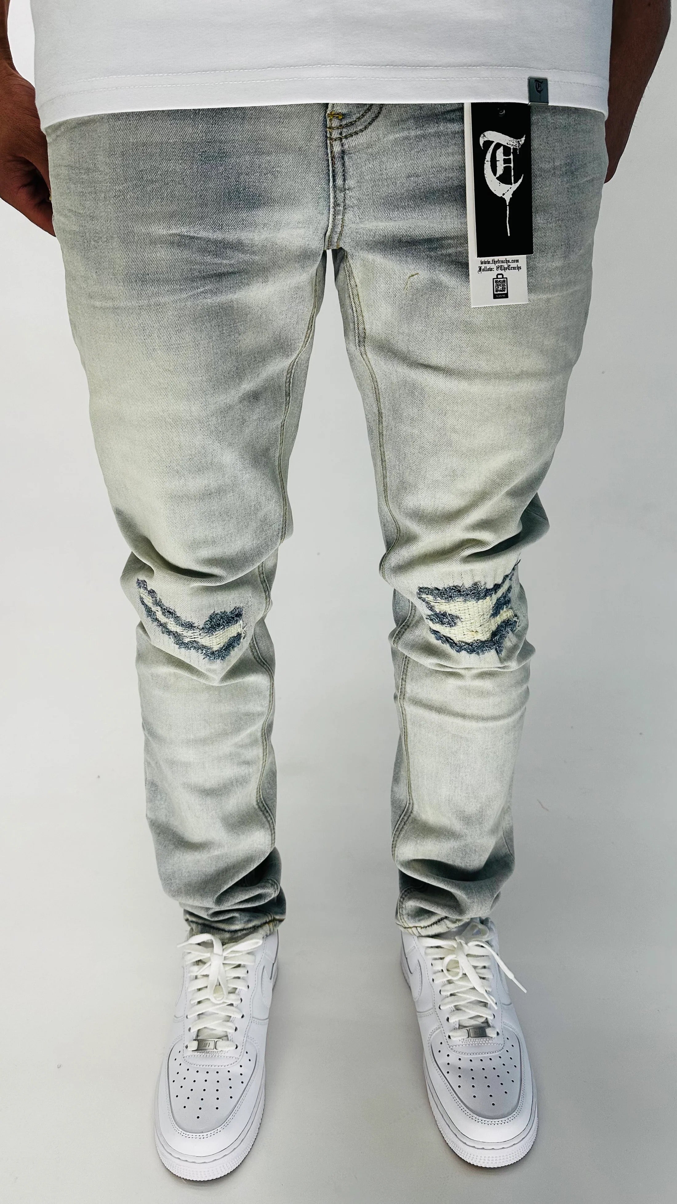 Trnchs "Virtuous" Skinny Light Washed