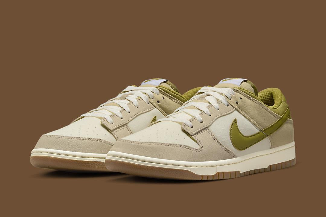 NIKE DUNK LOW SAIL/PACIFIC MOSS-CREAM || SIZE 9.5