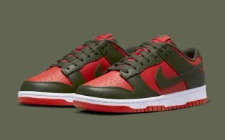 NIKE DUNK LOW RETRO BTTYS MYSTIC RED/CARGO KHAKI SIZE 10.5