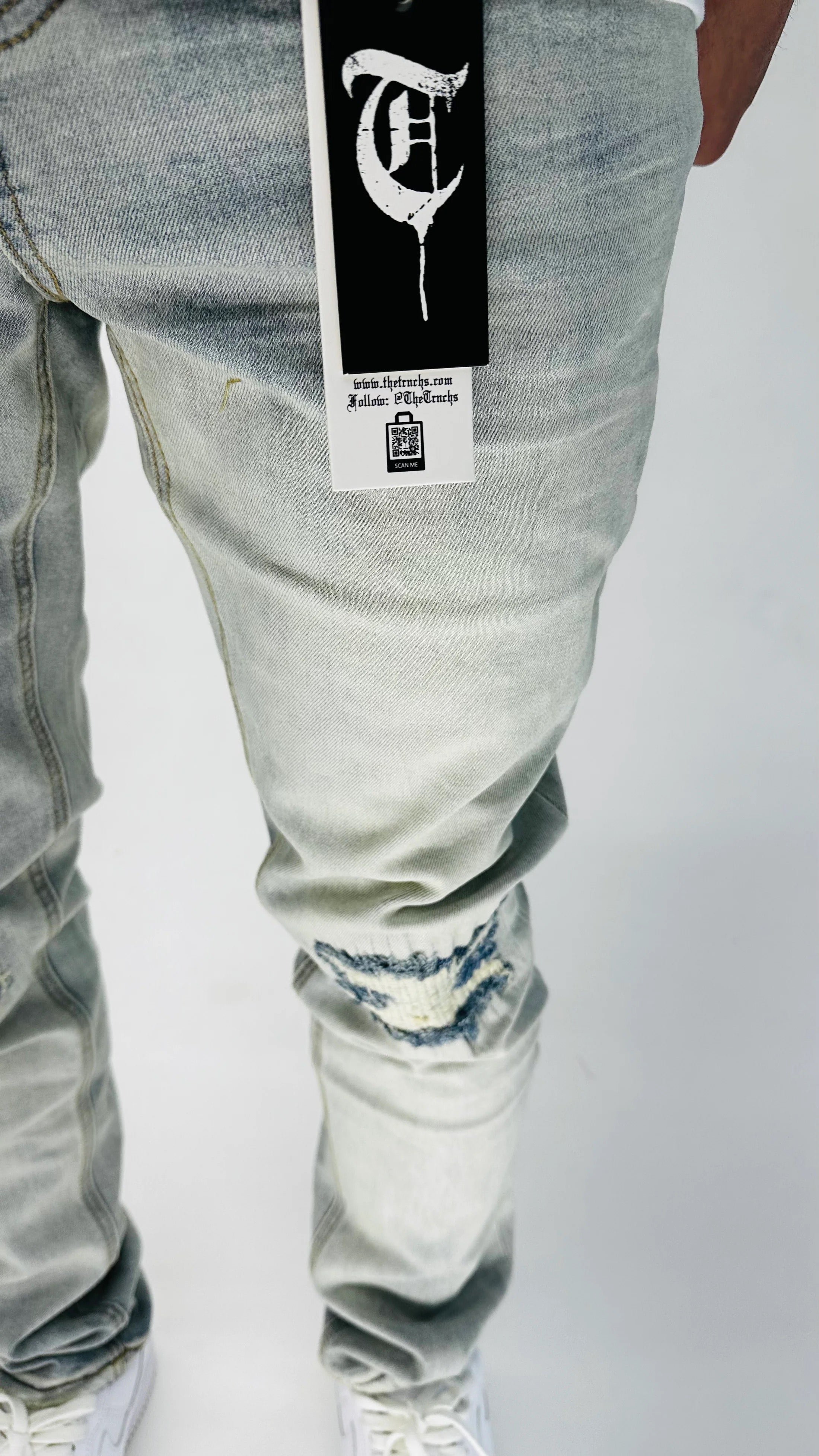 Trnchs "Virtuous" Skinny Light Washed